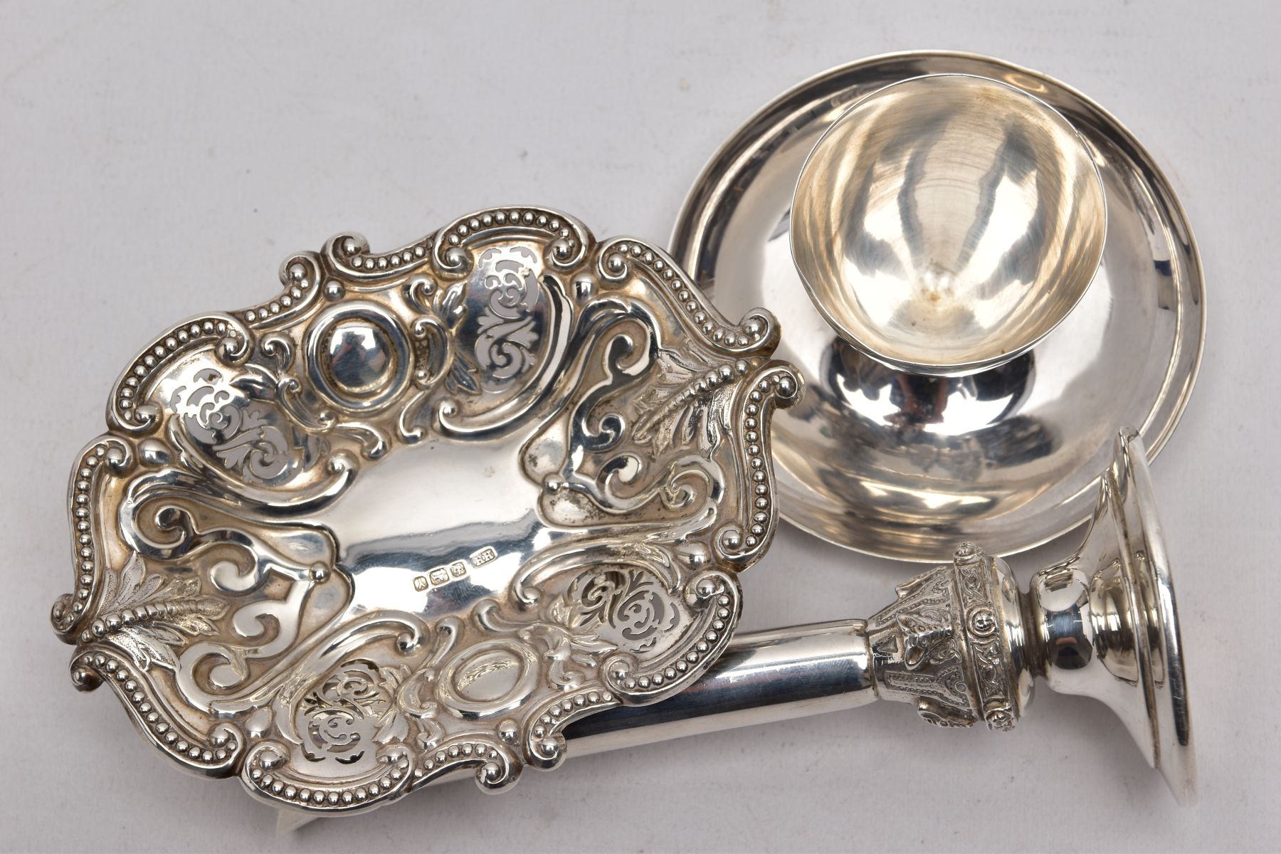 A SILVER EGG CUP, BONBON DISH AND A POSY VASE, the egg cup of a plain polished design fitted on a - Image 6 of 6