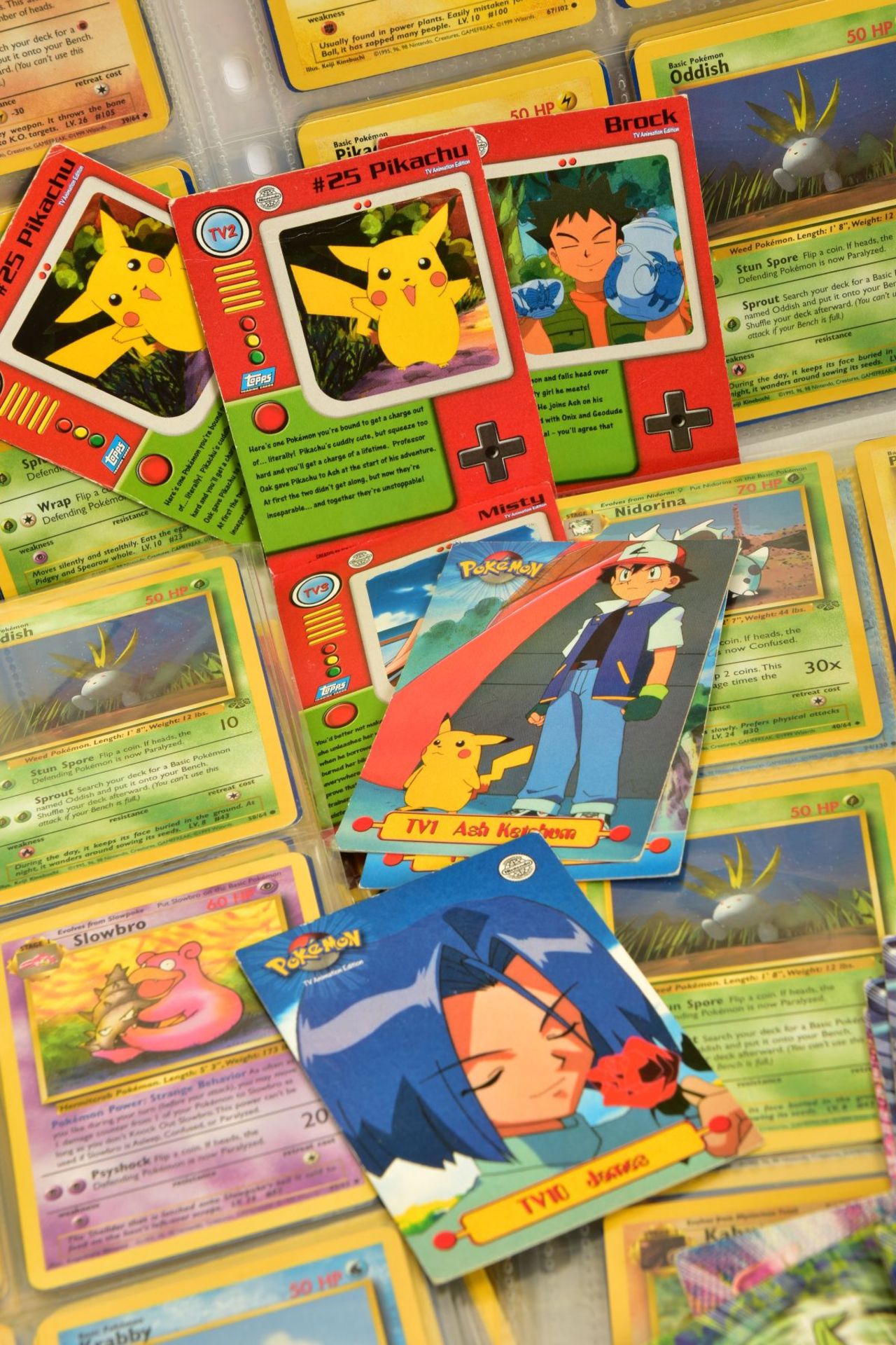 A QUANTITY OF POKEMON CARDS, just over 450 Pokemon TCG cards from Base Set, Base Set 2, Fossil, - Image 5 of 58