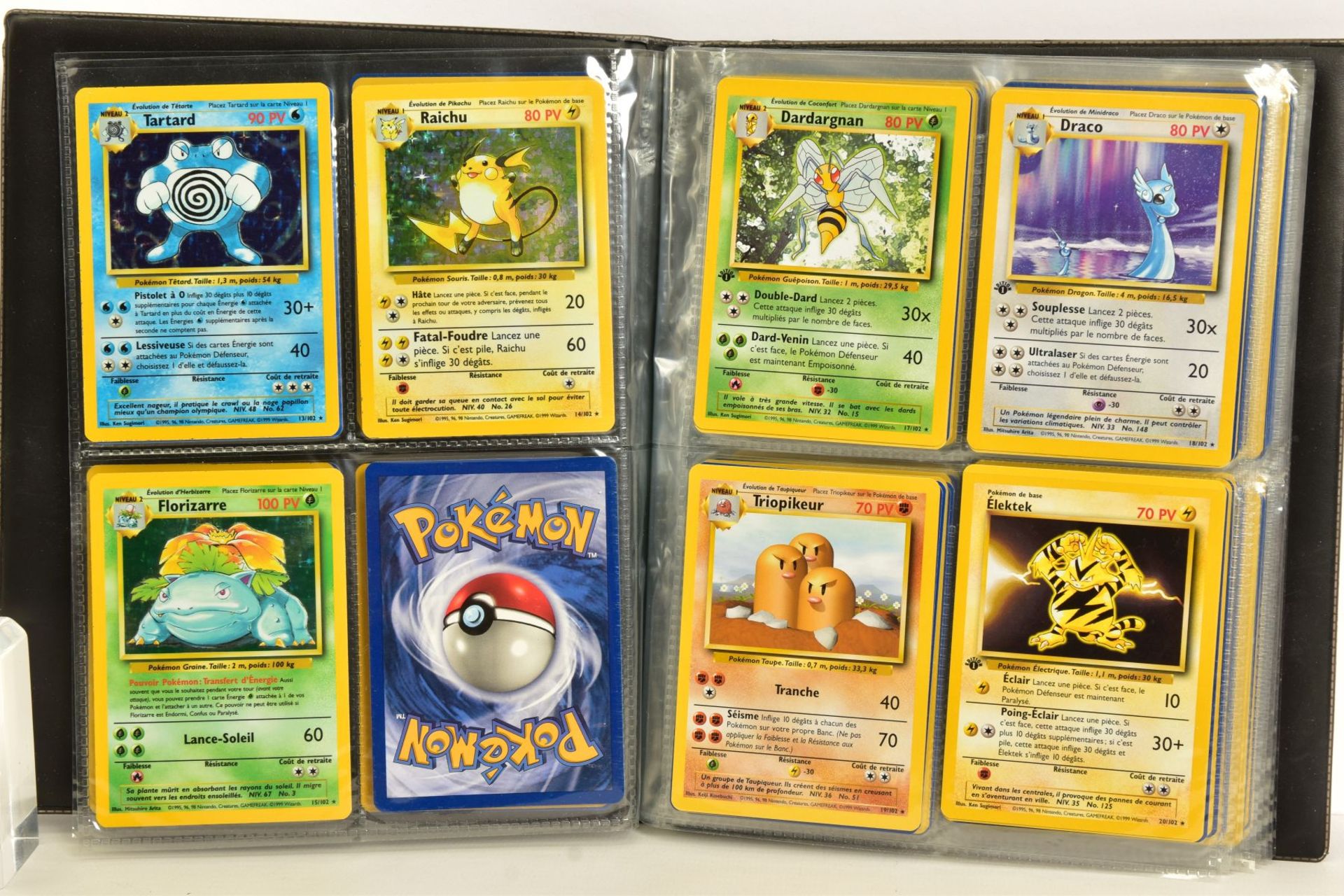 A COMPLETE POKEMON JUNGLE SET & A QUANTITY OF FRENCH POKEMON BASE SET CARDS, both contained in - Image 4 of 24