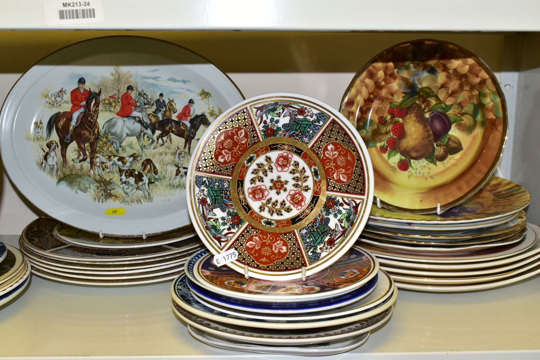 A QUANTITY OF COLLECTORS PLATES AND BLUE AND WHITE CERAMICS ETC, to include oval game birds - Image 3 of 10