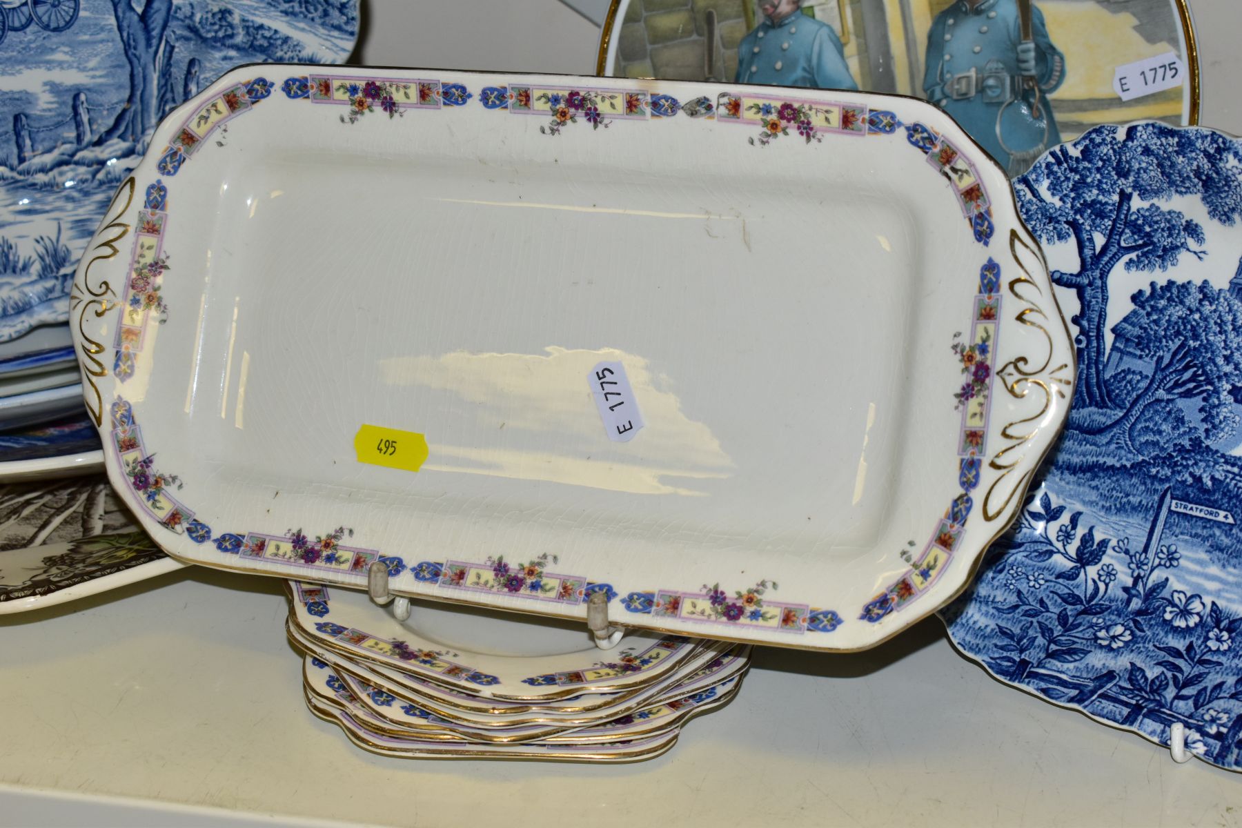 A QUANTITY OF COLLECTORS PLATES AND BLUE AND WHITE CERAMICS ETC, to include oval game birds - Image 8 of 10