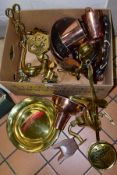 A QUANTITY OF ASSORTED COPPER AND BRASSWARE, to include copper jam pan, measuring funnel, tankard,