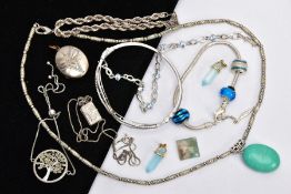 A BAG OF ASSORTED JEWELLERY, to include a silver rectangular shaped locket, hallmarked Birmingham,