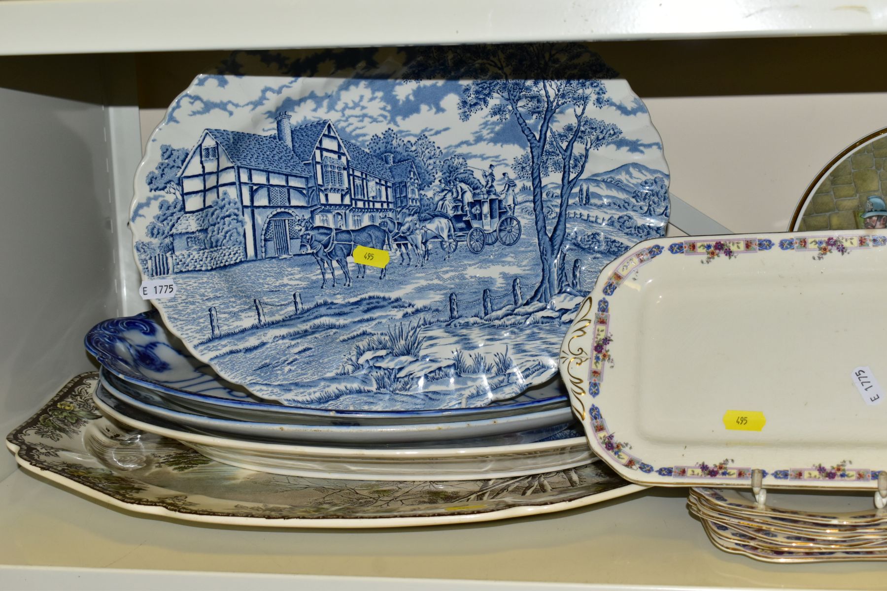 A QUANTITY OF COLLECTORS PLATES AND BLUE AND WHITE CERAMICS ETC, to include oval game birds - Image 6 of 10