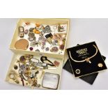 AN 'ESTEE LAUDER' CREAM JEWELLERY BOX WITH CONTENTS AND A 'MONET' NECKLET, the one draw lidded