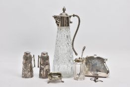 A STERLING SILVER EVENING PURSE AND A COLLECTION OF SILVER PLATED ITEMS to include, an early 20th