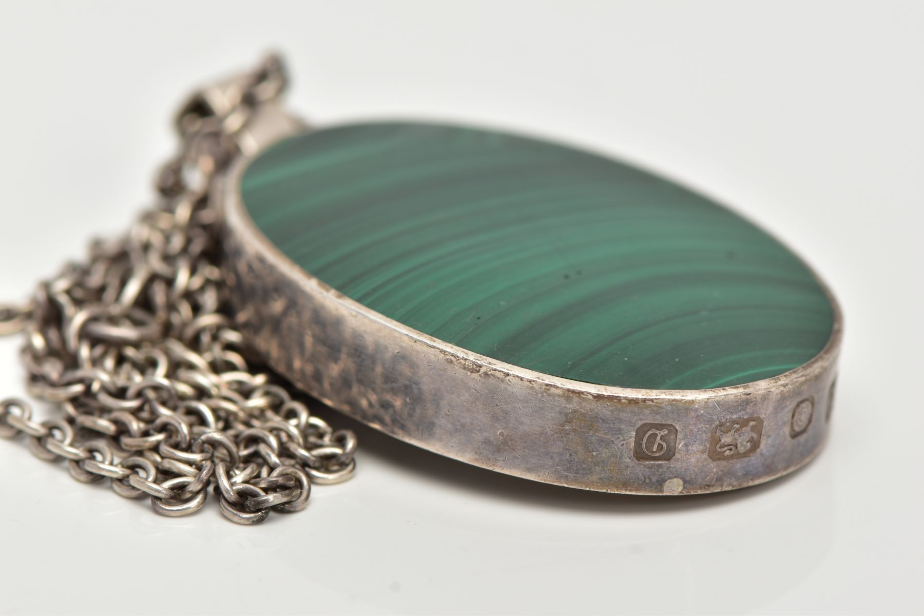 A SILVER PENDANT NECKLACE, the pendant of an oval form, one side set with blue john fluroite, the - Image 4 of 4