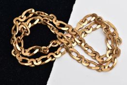 A 9CT GOLD FIGARO CHAIN, fitted with a lobster claw clasp, hallmarked 9ct gold Birmingham import,