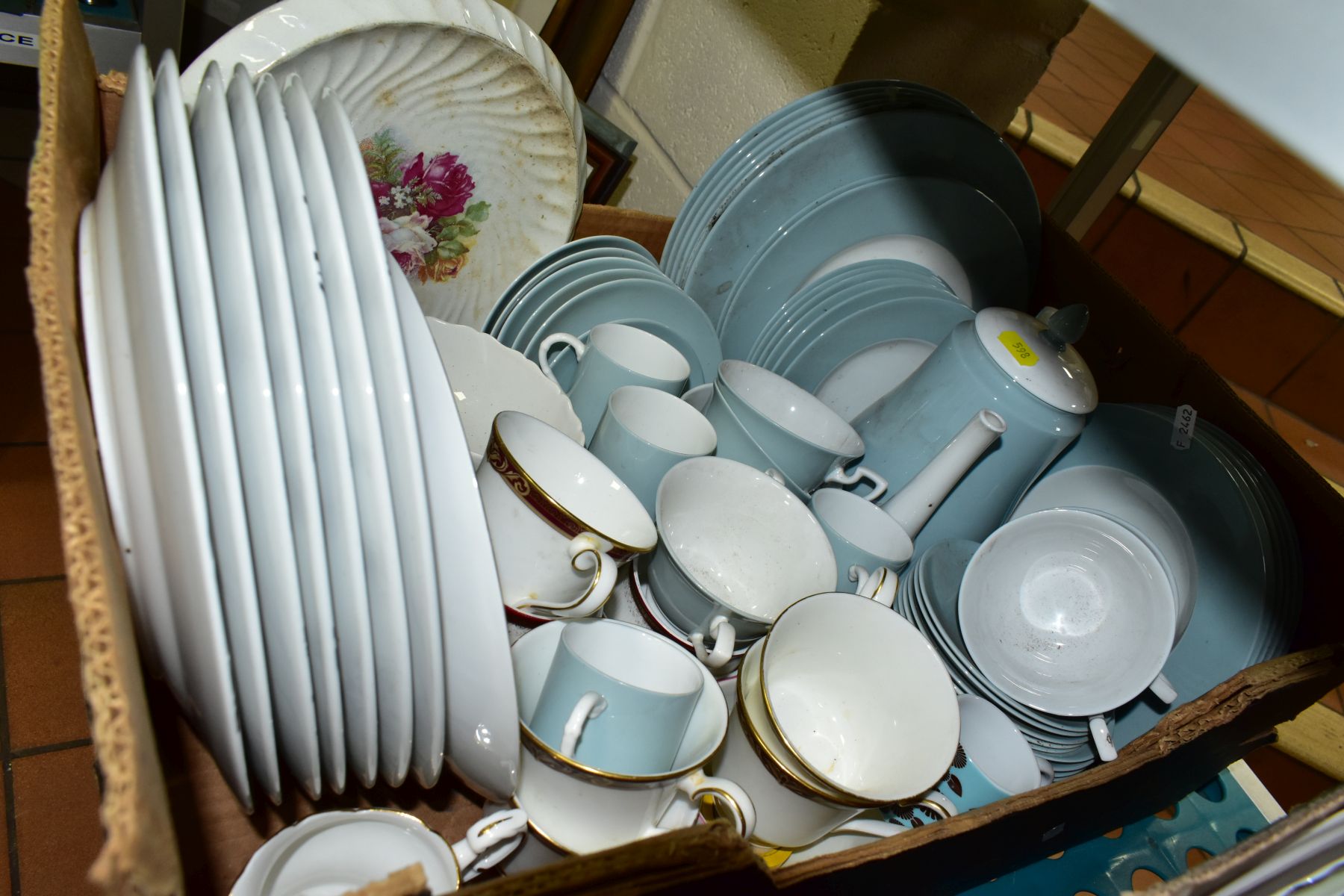 FIVE BOXES OF DINNER/TEA WARES AND GLASS etc, to include Wedgwood 'Anthea' plates and tureens, Royal - Image 6 of 11