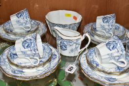 AN EARLY 20TH CENTURY WEDGWOOD BONE CHINA TEA SET, transfer printed with a blue and white