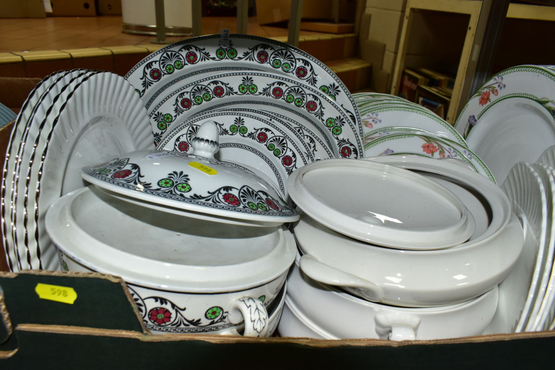 FIVE BOXES OF DINNER/TEA WARES AND GLASS etc, to include Wedgwood 'Anthea' plates and tureens, Royal - Image 5 of 11