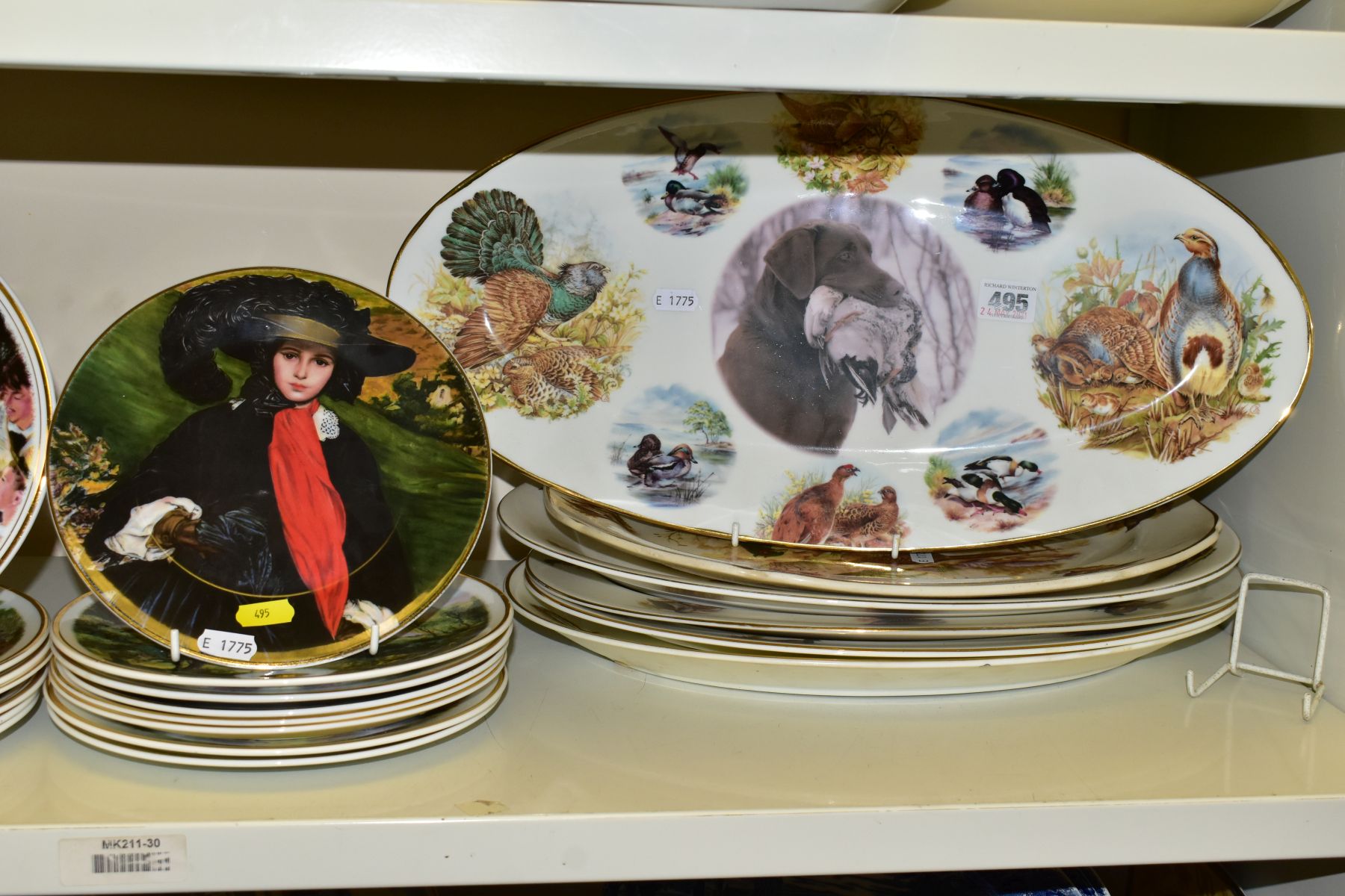 A QUANTITY OF COLLECTORS PLATES AND BLUE AND WHITE CERAMICS ETC, to include oval game birds - Image 4 of 10