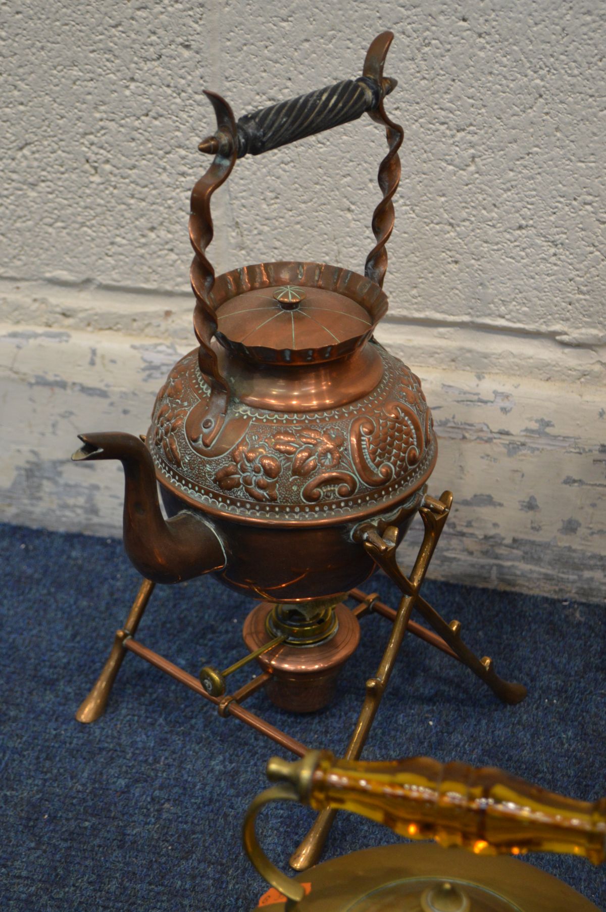 TWO COPPER SPIRIT KETTLES, on stands, one missing burner, and a brass kettle (3) - Bild 3 aus 3