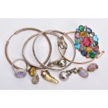 A BAG OF ASSORTED JEWELLERY, to include a silver hinged bangle of a crossover design, set with three