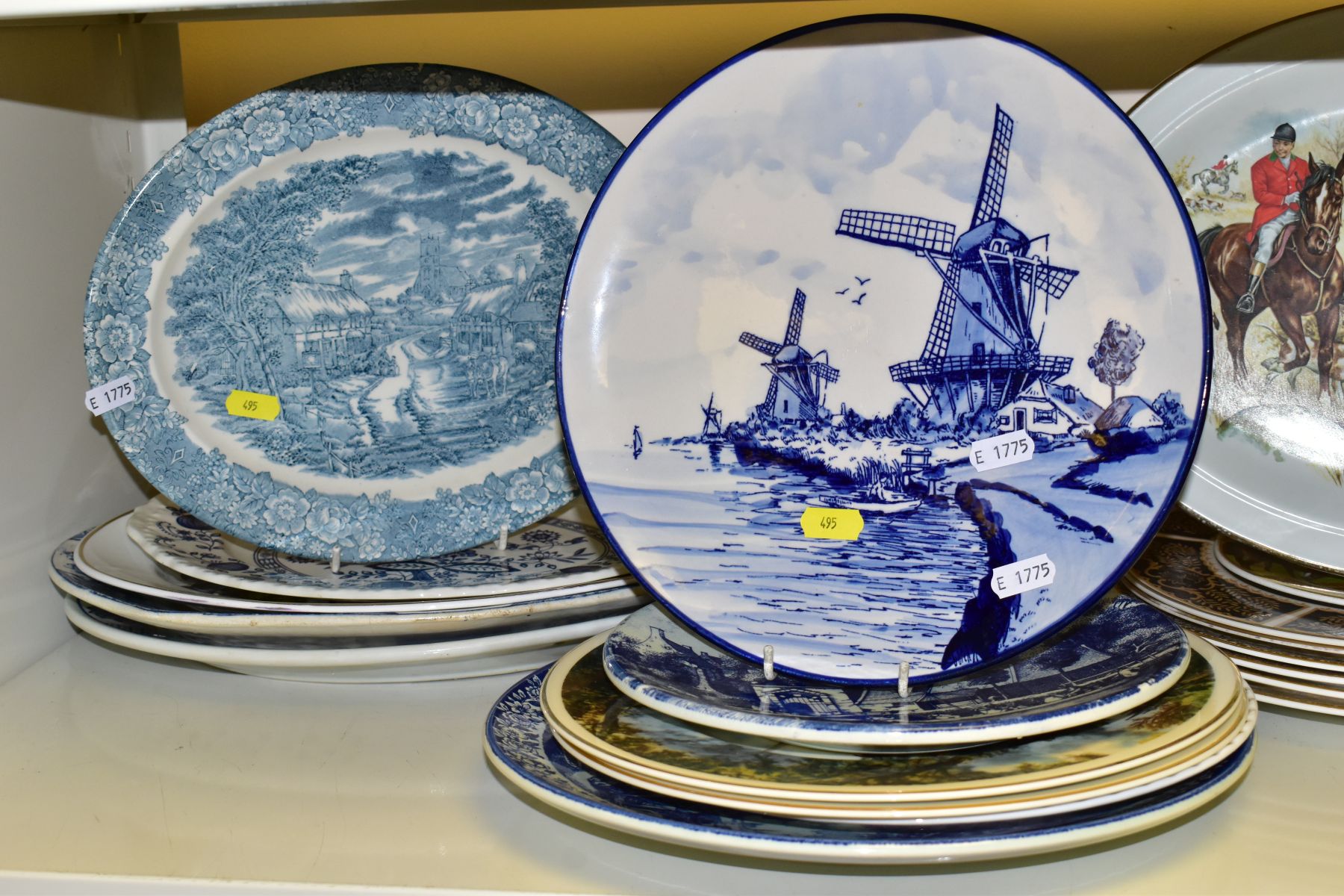 A QUANTITY OF COLLECTORS PLATES AND BLUE AND WHITE CERAMICS ETC, to include oval game birds - Image 2 of 10