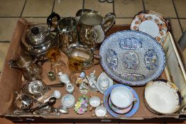 A BOX OF CERAMICS, SILVER PLATE AND GLASSWARE, including a set of three Roslyn Elmina tea plates,