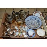 A BOX OF CERAMICS, SILVER PLATE AND GLASSWARE, including a set of three Roslyn Elmina tea plates,