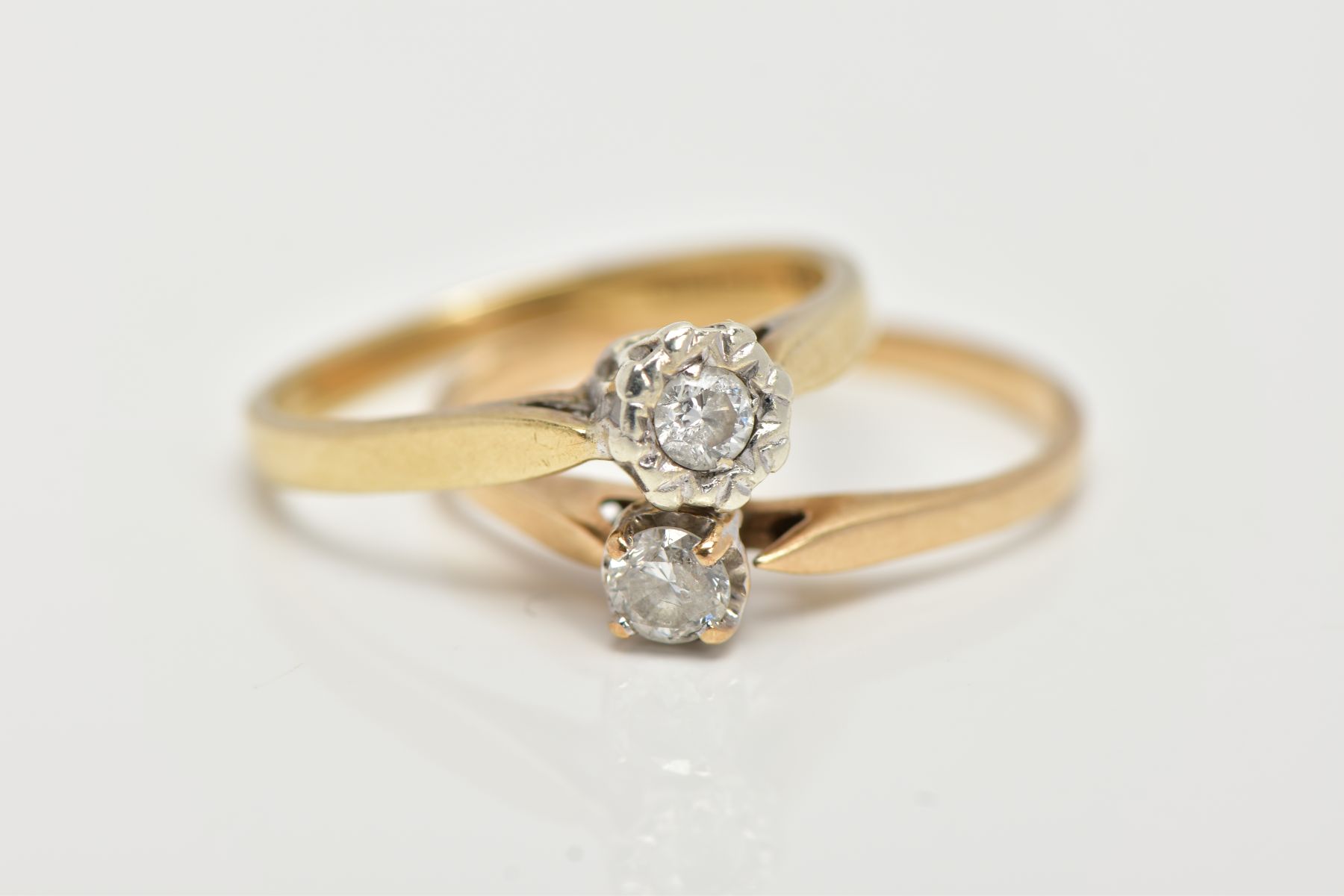 TWO SINGLE STONE DIAMOND RINGS, the first designed with an illusion set round brilliant cut diamond, - Image 4 of 4