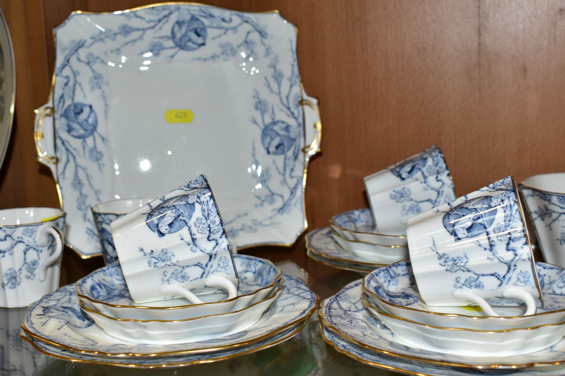 AN EARLY 20TH CENTURY WEDGWOOD BONE CHINA TEA SET, transfer printed with a blue and white - Image 3 of 9