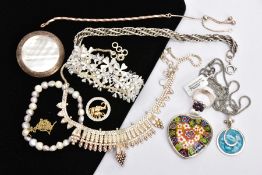 A BAG OF ASSORTED JEWELLERY, to include an AF yellow metal fine curb link chain, missing clasp,