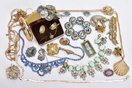 A BAG OF ASSORTED COSTUME JEWELLERY, to include yellow and white metal necklaces, bracelet,