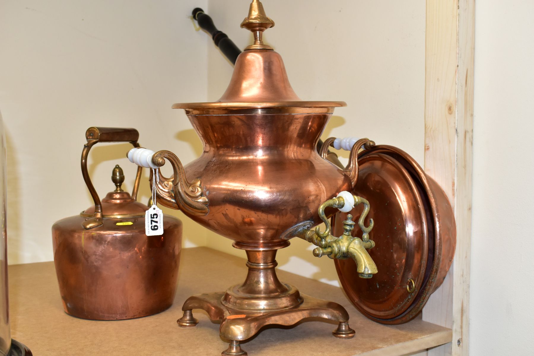 A VICTORIAN STYLE COPPER SAMOVAR, approximate height 48cm, having brass tap (s.d), milk glass