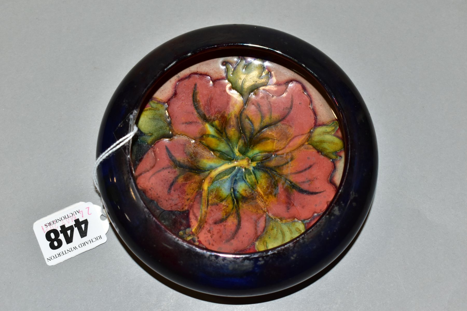 A MOORCROFT POTTERY LIPPED BOWL, Flambe Hibiscus pattern, impressed backstamp, diameter inside lip - Image 2 of 6