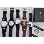 A SELECTION OF FIVE GENTS CHRONOGRAPH WRISTWATCHES, to include three 'Fossil' chronograph watches,