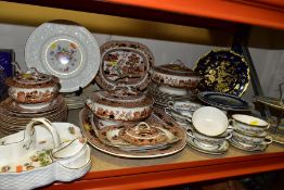 A QUANTITY OF CERAMICS, DINNERWARES, ETC, including a chintz two tier cake stand, a set of six