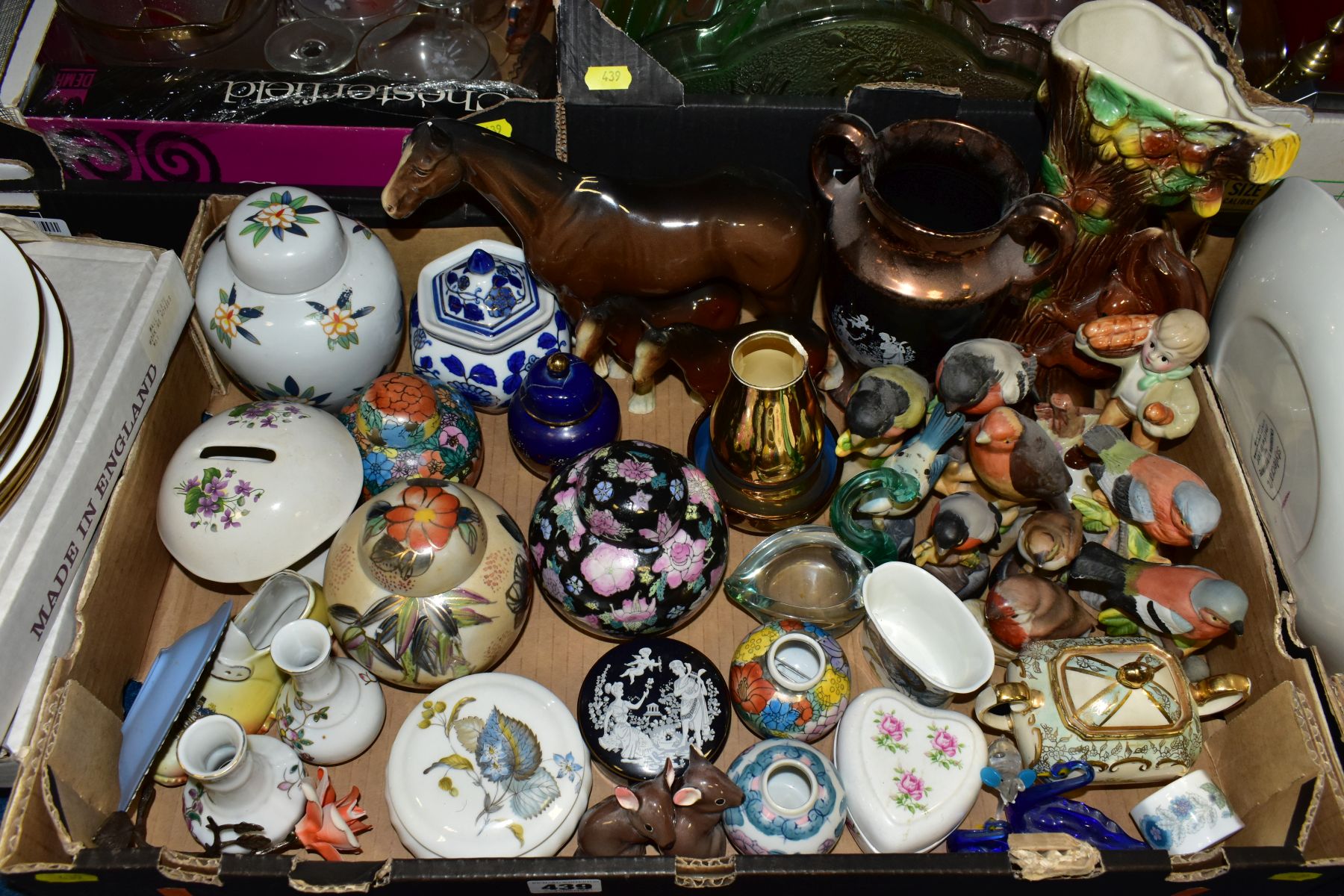 FIVE BOXES AND LOOSE CERAMICS, GLASSWARE AND METALWARES, etc, including two sets of four Royal - Bild 4 aus 13