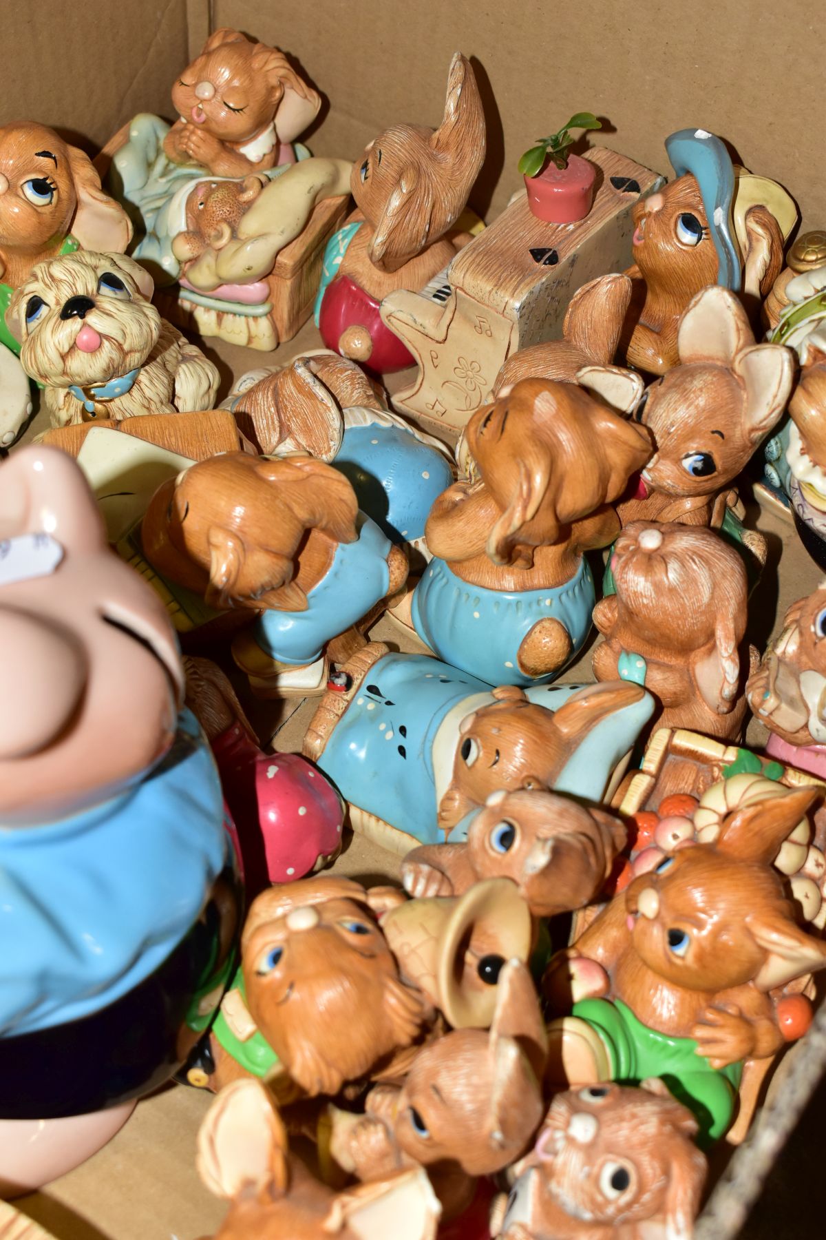 A BOX OF WADE NATWEST MONEY BOXES, PENELFIN RABBITS AND PIGGIN FIGURES, ETC, the Natwest pigs - Image 5 of 5