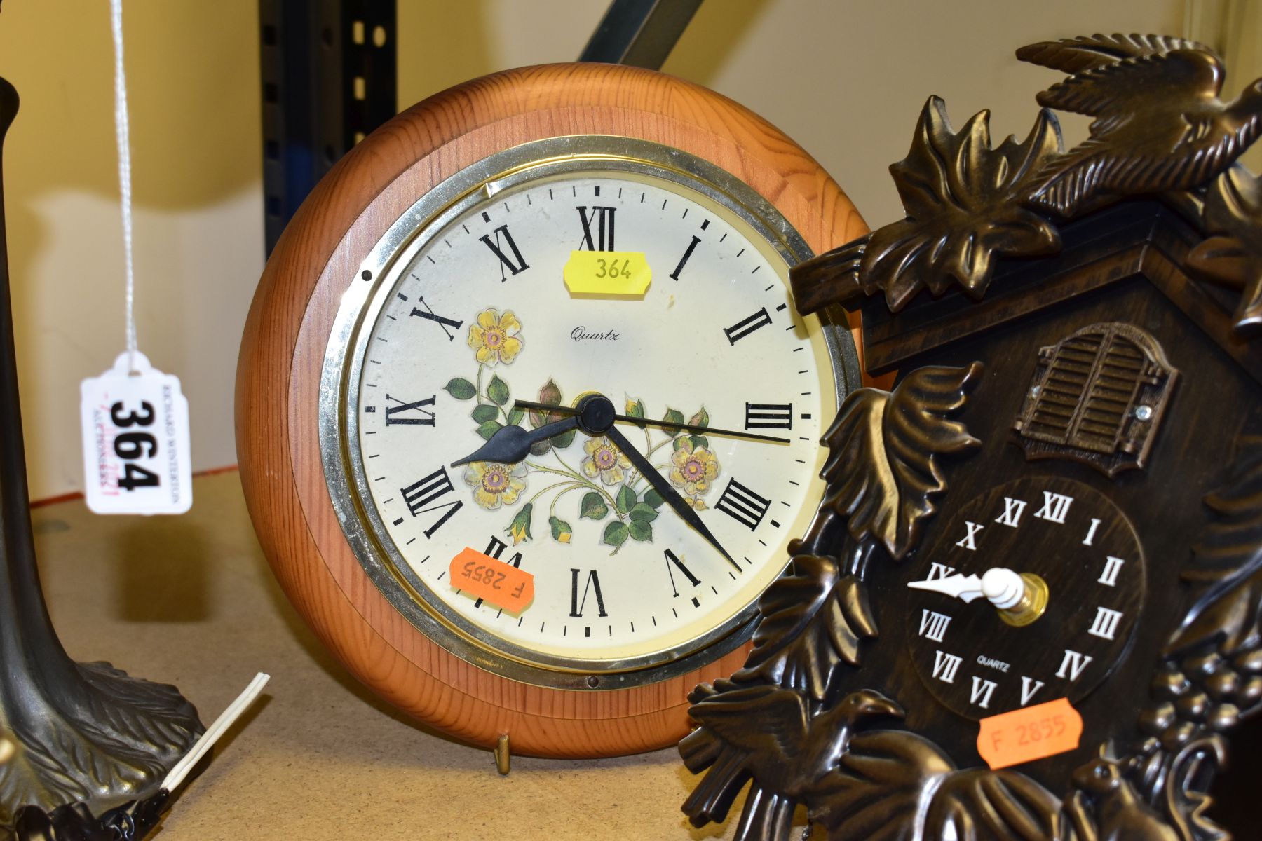 A LATE 20TH CENTURY TIFFANY STYLE LEADED GLASS TABLE LAMP AND FOUR CLOCKS, height of lamp 45.5cm, - Image 4 of 6