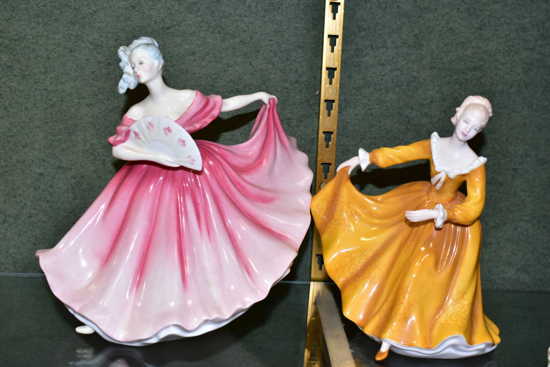 THREE ROYAL DOULTON FIGURES, comprising 'Sweet and Twenty' HN1298, 'Elaine' HN3307 and Pretty Ladies - Bild 5 aus 8