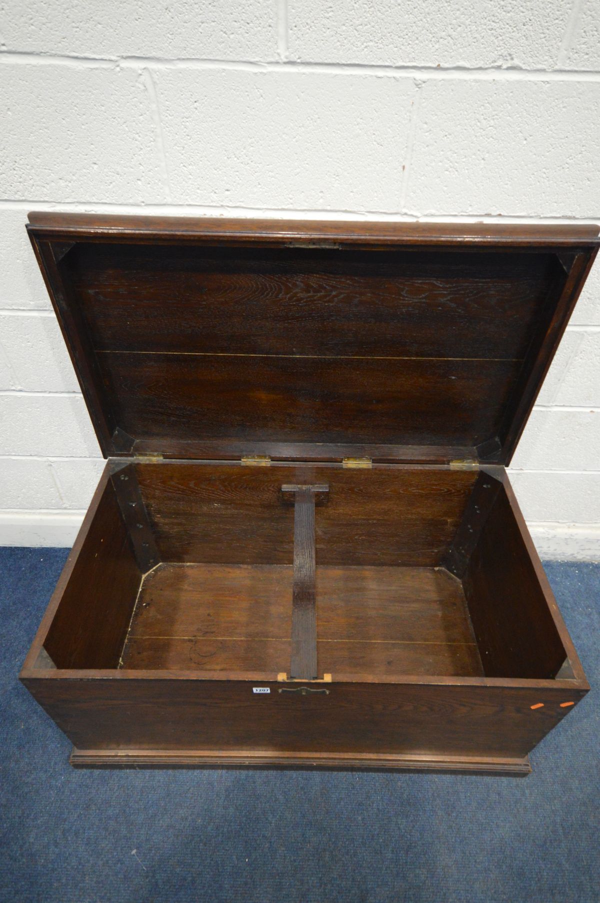 AN EARLY 20TH CENTURY OAK BLANKET CHEST, initialled 'AHH, 1904' to the lid, with twin brass handles, - Image 6 of 6