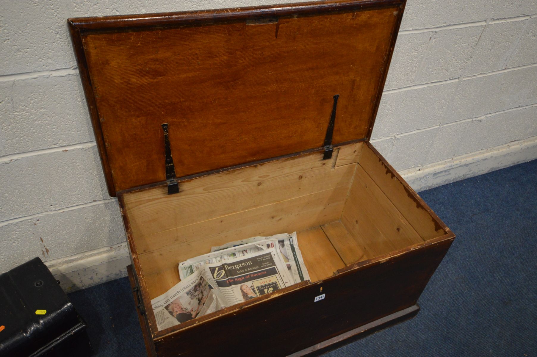 AN EARLY 20TH CENTURY STAINED PINE BLANKET CHEST, with twin handles, width 94cm x depth 52cm x - Image 3 of 4