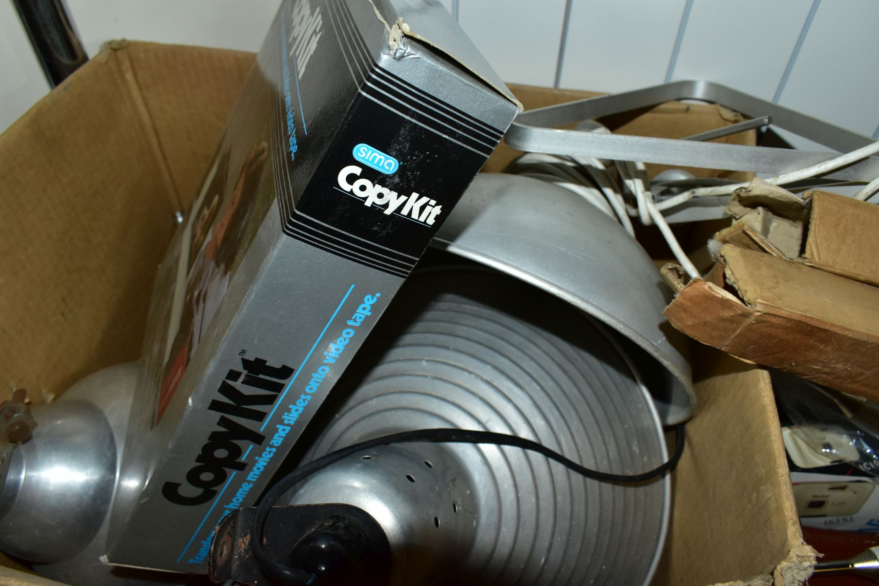 FIVE BOXES OF ASSORTED PHOTOGRAPHIC EQUIPMENT AND ACCESSORIES, etc, including a boxed Photax Solar - Image 8 of 9