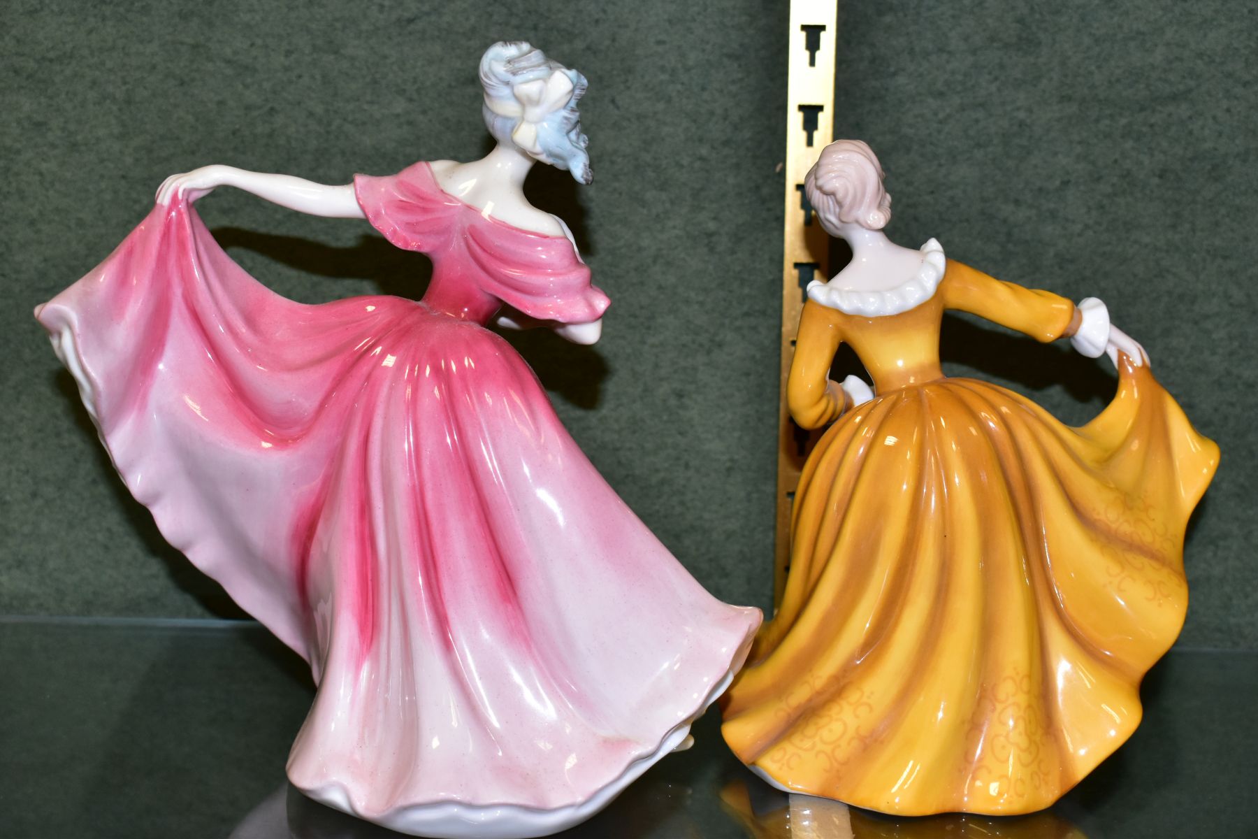 THREE ROYAL DOULTON FIGURES, comprising 'Sweet and Twenty' HN1298, 'Elaine' HN3307 and Pretty Ladies - Bild 8 aus 8