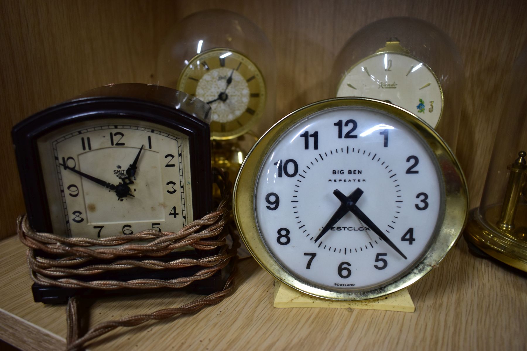 NINETEEN MANTLE AND BEDSIDE CLOCKS, to include four plastic domed rotating pendulum clocks, such - Image 6 of 7