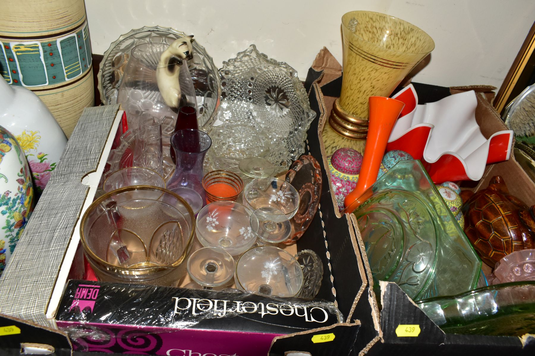 FIVE BOXES AND LOOSE CERAMICS, GLASSWARE AND METALWARES, etc, including two sets of four Royal - Image 7 of 13