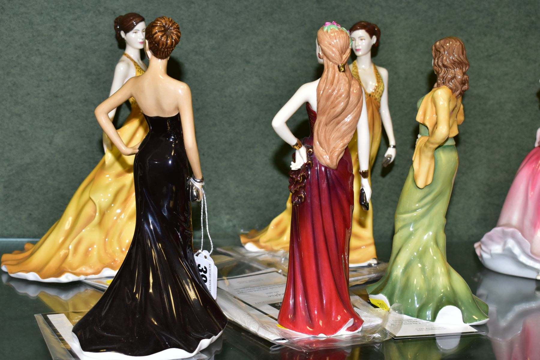 FIVE ROYAL DOULTON PRETTY LADIES FIGURES, comprising Jasmine HN5015, Sophie HN4856, Abigail HN4858 - Bild 9 aus 10