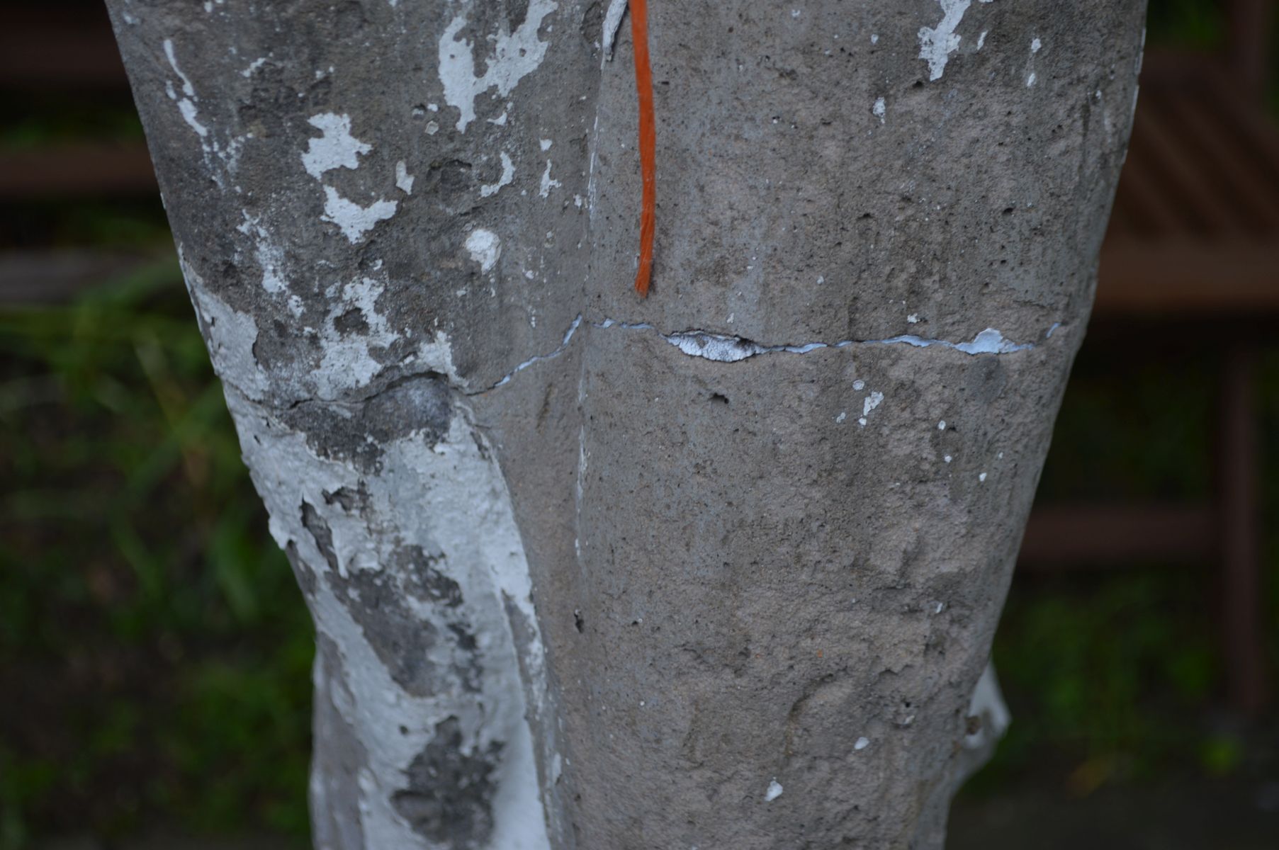 A WEATHERED COMPOSITE GARDEN STATUE of a lady in flowing robes, on a separate matched plinth, - Image 2 of 3