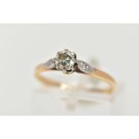 A YELLOW METAL SINGLE STONE DIAMOND RING, designed with a claw set, round brilliant cut diamond,