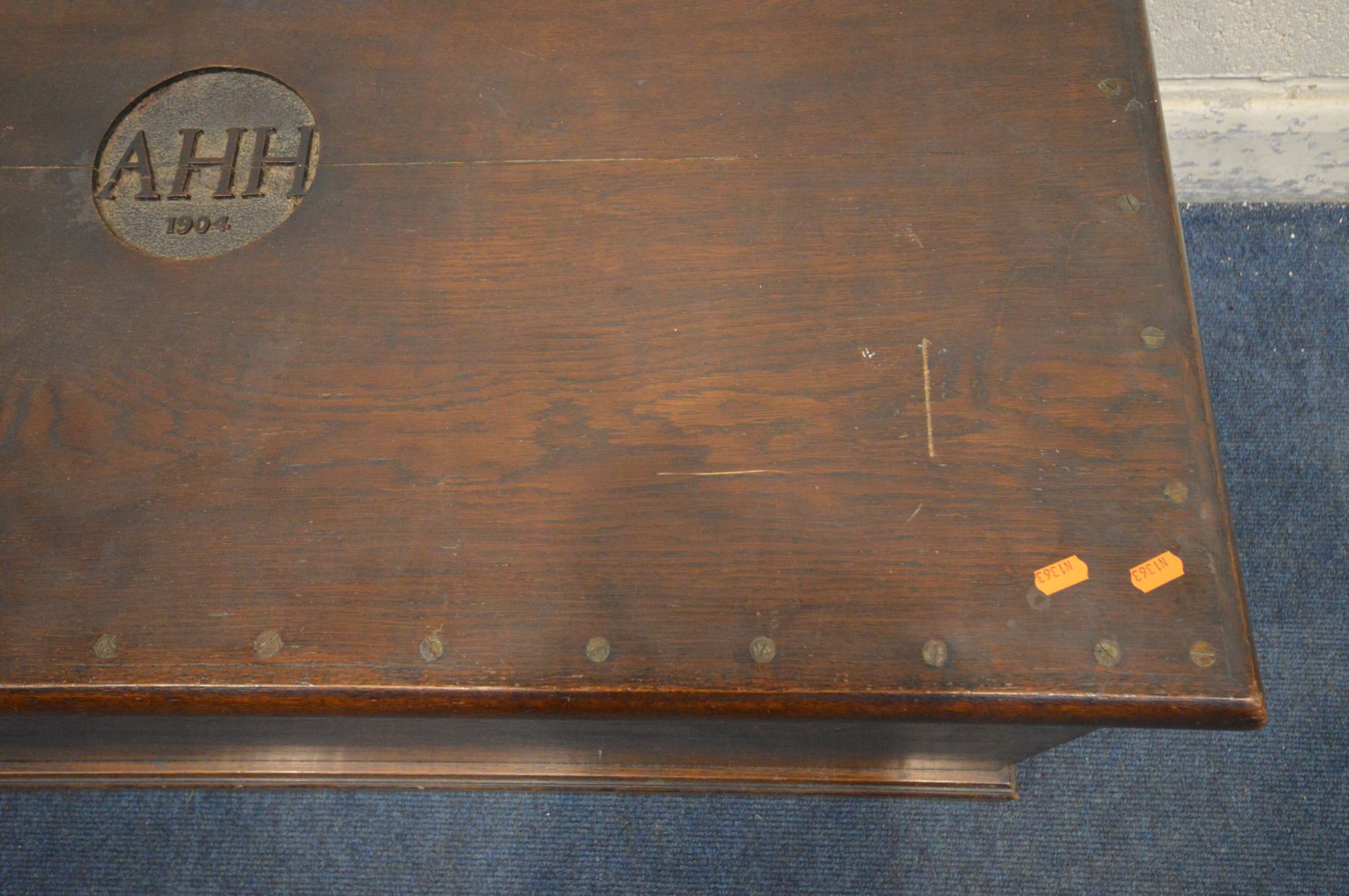 AN EARLY 20TH CENTURY OAK BLANKET CHEST, initialled 'AHH, 1904' to the lid, with twin brass handles, - Image 3 of 6