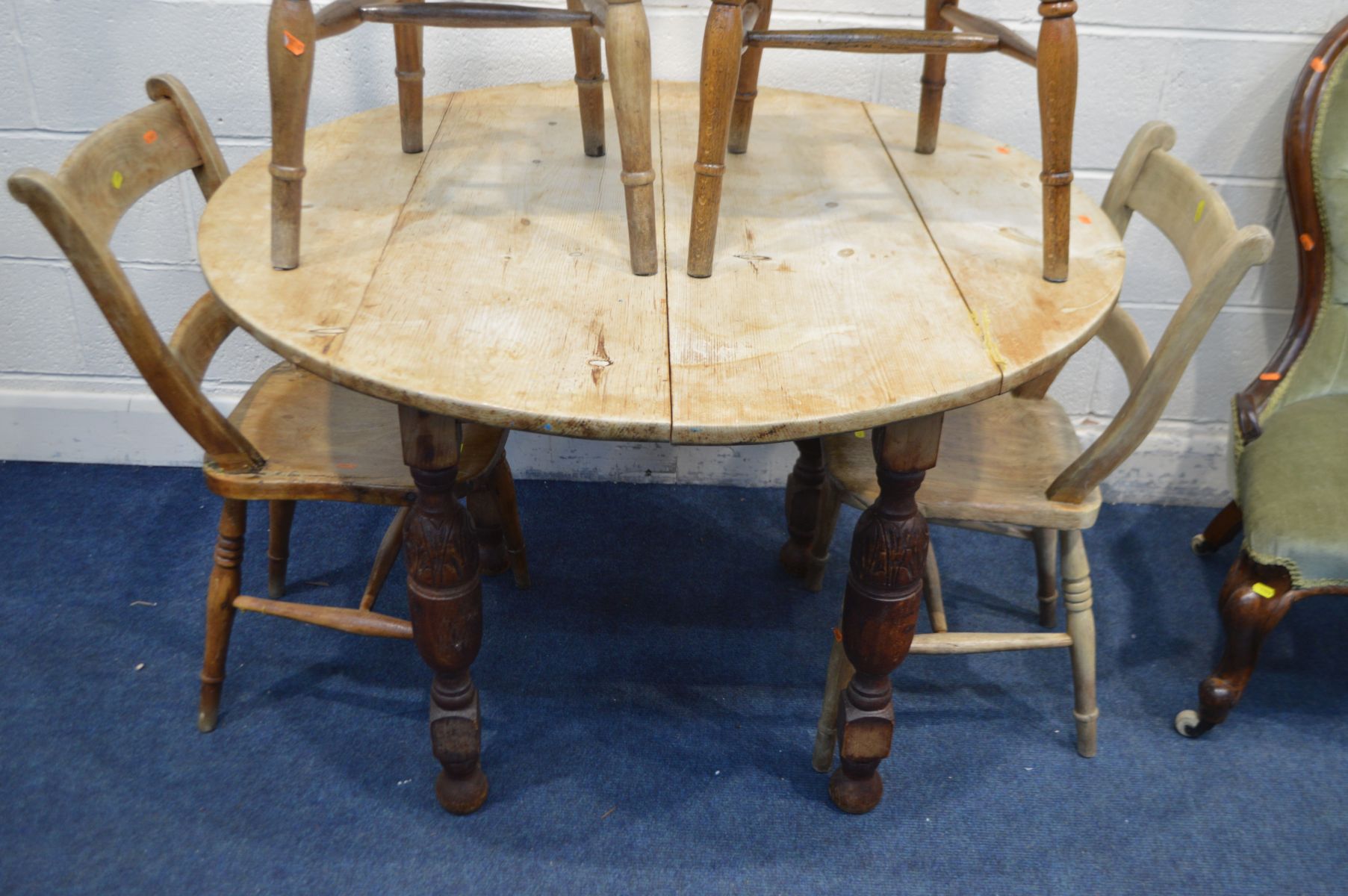 A VICTORIAN MAHOGANY SPOONBACK CHAIR, along with a stripped and stained wood circular dining - Image 3 of 4