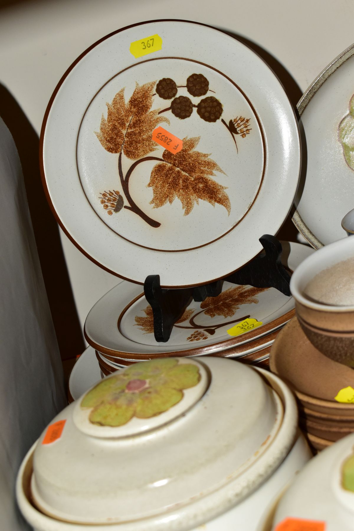 A GROUP OF ASSORTED DENBY DINNER AND TEAWARES AND INCLUDES SECONDS, Cotswold pattern: one tea cup, - Image 6 of 7