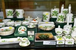 A GROUP OF OAKLEY CHINA FOR THE NATIONAL TRUST, most pieces in an oak leaf and acorn pattern, many