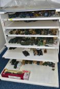 A QUANTITY OF CONSTRUCTED PLASTIC BRITISH MILITARY VEHICLE KITS, assorted R.A.F. And Army models,