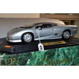 A BOXED MAISO JAGUAR XJ220 (1992), No 33201, 1/12 scale, appears complete and in very good condition