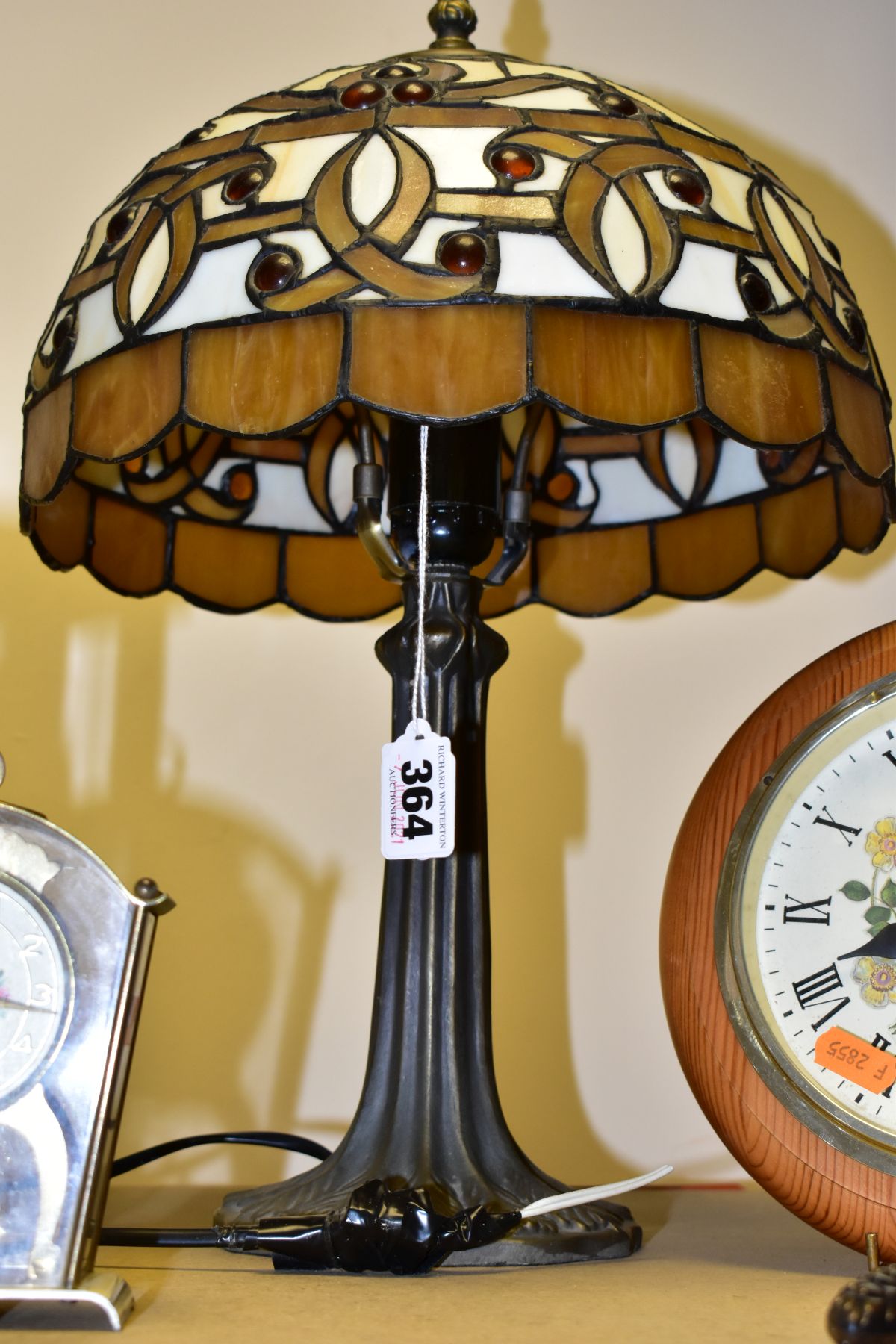 A LATE 20TH CENTURY TIFFANY STYLE LEADED GLASS TABLE LAMP AND FOUR CLOCKS, height of lamp 45.5cm, - Image 6 of 6