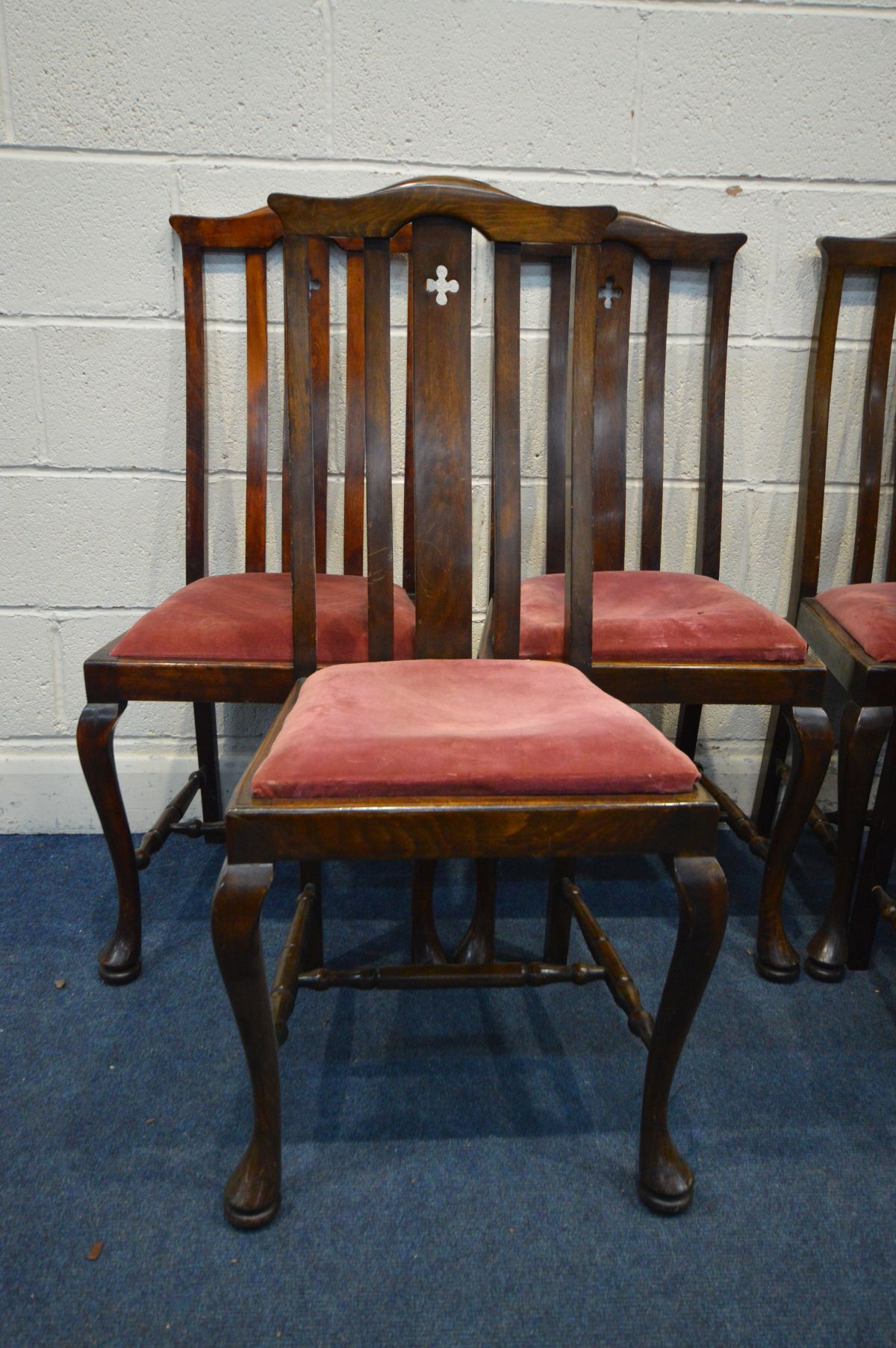 A SET OF EIGHT EARLY 20TH CENTURY STAINED BEECH DINING CHAIRS, with pierced quatrefoil to central - Image 3 of 4